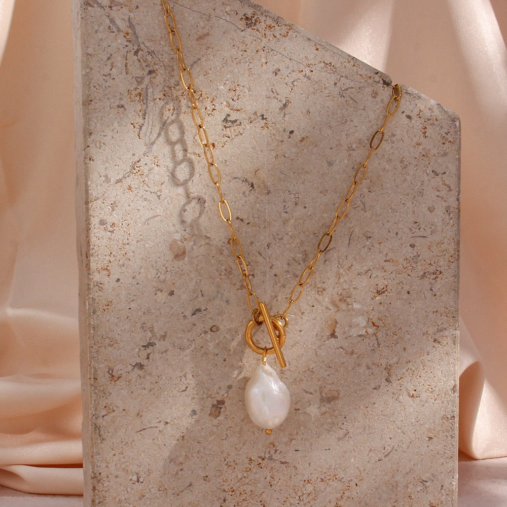 18K Golden Pearl Pendant O&T Clutch Waterproof Necklace